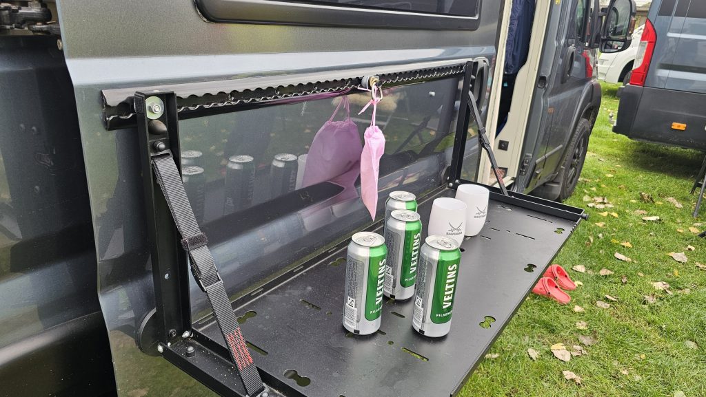 Außentisch mit Bier