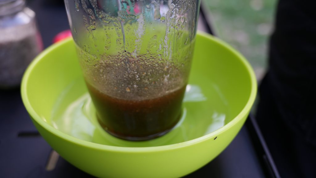 Knoblauchbutter abkühlen