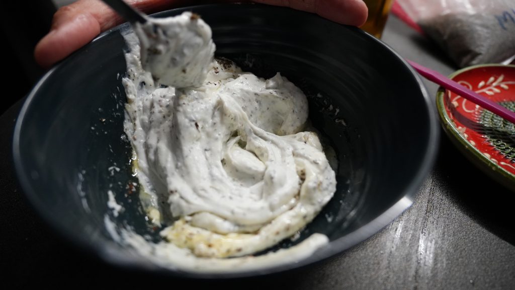 Yoghurtcreme mit Minze